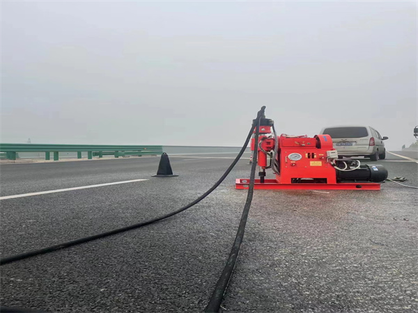 富顺马路路基路面开裂下沉注浆加固灌浆